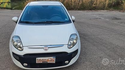 Usata Fiat Punto 75 CV (55 kW) 2012 Bianco Utilitaria