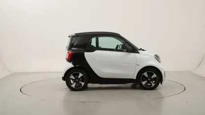 Usata Smart ForTwo Coupé Passion 41 kW (56 CV) 2021 Biancobianco Utilitaria