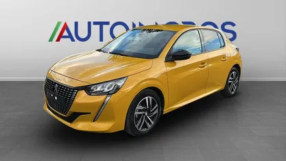 Usata 2023 Peugeot 208 Allure Due volumi | 13.990 € (Buon prezzo)