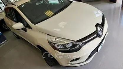 Beige Usata 2017 Renault Clio GrandTour Zen Station wagon | 6900 € (Buon prezzo)