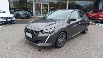 Grigio Usata 2022 Peugeot 208 Active Due volumi | 13.900 € (Buon prezzo)