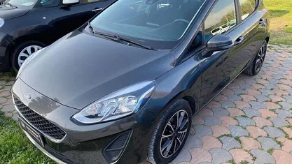 Usata Ford Fiesta 71 CV (52 kW) 2017 Grigio Berlina