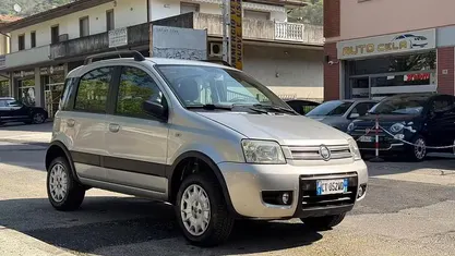 Begagnad Fiat Panda 4x4 Climbing 60 HK (44 kW) 2005 Grå Halvkombi