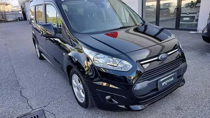 Usata Ford Tourneo 120 CV (88 kW) 2017