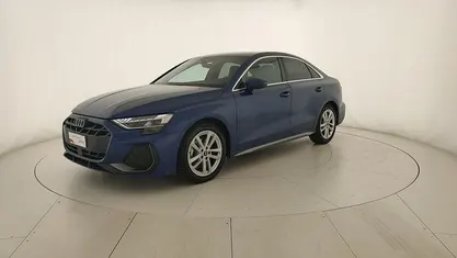 Blu ascari metallizzato Usata 2024 Audi A3 S-Line Tre volumi | 31.900 € (Ottimo prezzo)
