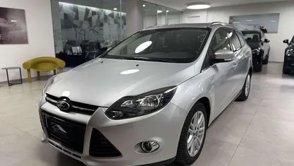 Usata Ford Focus 117 CV (86 kW) 2014 Argento Station wagon