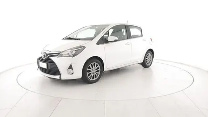 Usata Toyota Yaris Active 69 CV (50 kW) 2017 Bianco Berlina