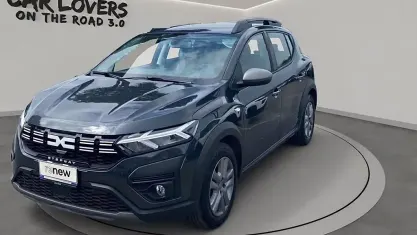 Usata Dacia Sandero Comfort 101 CV (74 kW) 2023 Kna grigio cometa met Utilitaria