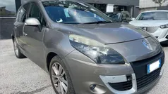 Beige Usata 2010 Renault Scénic III Luxe Monovolume | 2490 € (Super prezzo)