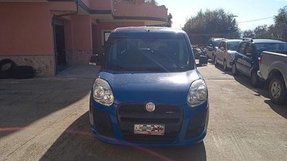 Usata Fiat Doblò Emotion 105 CV (77 kW) 2012 Blu Monovolume