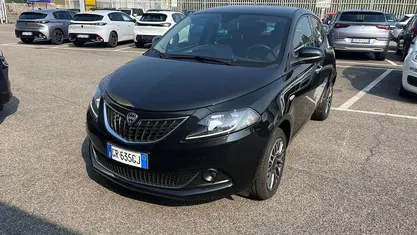 Usata Lancia Ypsilon Gold 69 CV (50 kW) 2023 Nero Utilitaria