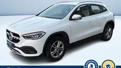 Bianco pastello Usata 2023 Mercedes GLA200 SUV | 27.800 € (Super prezzo)