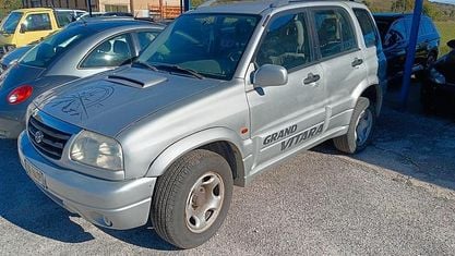 Usata Suzuki Grand Vitara 109 CV (80 kW) 2005 Argento SUV