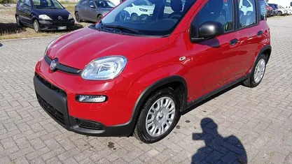 Nuova Fiat Panda 70 CV (51 kW) 2025 Rosso Utilitaria