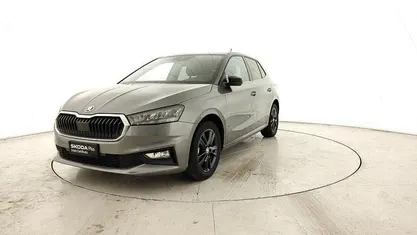 Grigio tetto nero Usata 2022 Skoda Fabia Style Due volumi | 12.900 € (Buon prezzo)