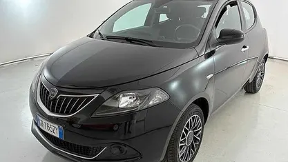 Usata Lancia Ypsilon S 70 CV (51 kW) 2024 Nero Utilitaria