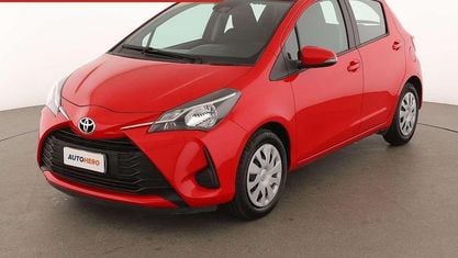 Begagnad Toyota Yaris Cool 70 HK (51 kW) 2018 Röd Halvkombi