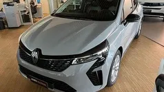 Grigio Nuova 2025 Renault Clio V Due volumi | 18.490 € (Buon prezzo)