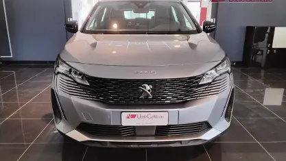 Begagnad Peugeot 3008 Active 131 HK (96 kW) 2022 Grå SUV