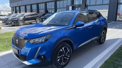 Usata Peugeot 2008 Allure 110 CV (80 kW) 2021 Blu SUV