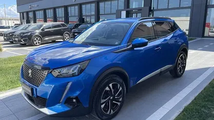 Usata Peugeot 2008 Allure 110 CV (80 kW) 2021 Blu SUV