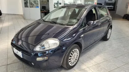 Usata Fiat Punto Street 69 CV (50 kW) 2016 Bluazzurro Utilitaria