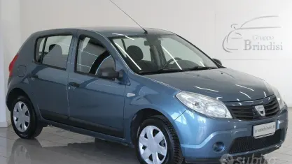 Usata Dacia Sandero 75 CV (55 kW) 2009 Celeste Utilitaria