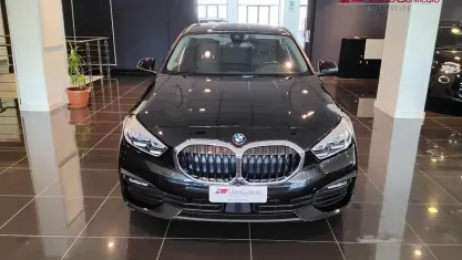 Begagnad BMW 116 Advantage 116 HK (85 kW) 2022 Svart Halvkombi