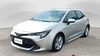 Argento metallizzato Usata 2020 Toyota Corolla Business Edition Tre volumi | 17.900 € (Buon prezzo)