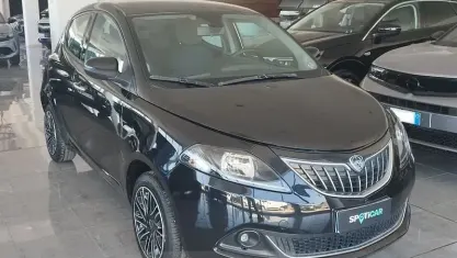 Usata Lancia Ypsilon 69 CV (50 kW) 2024 Nero Utilitaria