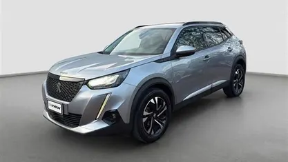 Usata Peugeot 2008 Allure 130 CV (95 kW) 2021 Grigio chiaro SUV