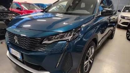 Usata Peugeot 5008 Allure 131 CV (96 kW) 2024 Blu SUV