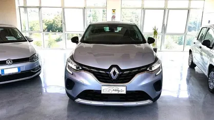 Usata Renault Captur Business 95 CV (69 kW) 2021 Grigio SUV