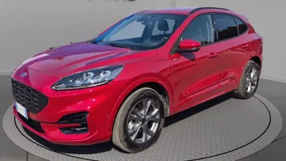 Usata Ford Kuga ST-Line X 225 CV (165 kW) 2023 Rosso metallizzato SUV