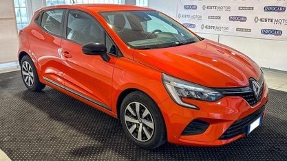 Usata Renault Clio V Equilibre 65 CV (47 kW) 2023 Orange metallizzato Berlina