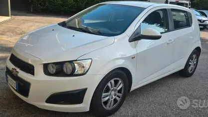 Usata Chevrolet Aveo LT 75 CV (55 kW) 2013 Bianco Berlina