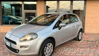 Argento Usata 2015 Fiat Punto Tre volumi | 3400 € (Ottimo prezzo)