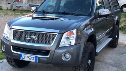 Usata 2010 Isuzu D-Max Pick-up | 23.800 €