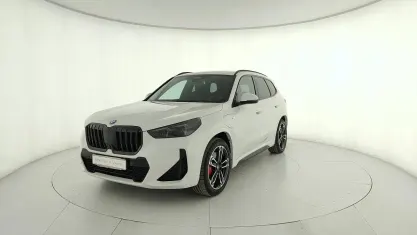 Usata BMW X1 M Sport 136 CV (100 kW) 2025 Alpinweiss iii pastello SUV