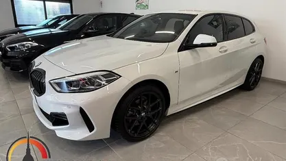 Usata BMW 118 M Sport 136 CV (100 kW) 2022 Bianco Utilitaria