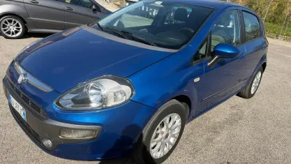 Usata Fiat Punto Evo Emotion 77 CV (56 kW) 2009 Blu Utilitaria