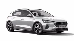 Frozen white Nuova 2025 Ford Focus ST-Line Tre volumi | 25.250 € (Buon prezzo)