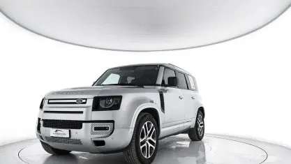 Usata Land Rover Defender SE 250 CV (183 kW) 2023 Grigio SUV