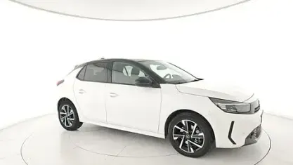 Usata Opel Corsa 101 CV (74 kW) 2024 Bianco Utilitaria