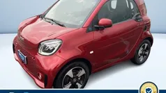 Rosso metallizzato Usata 2023 Smart ForTwo Electric Drive Passion Tre volumi | 14.900 € (Ottimo prezzo)
