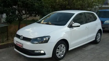 Usata VW Polo Trendline 75 CV (55 kW) 2016 Bianco Berlina