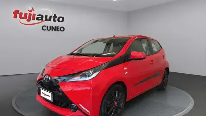 Usata Toyota Aygo X-cite 69 CV (50 kW) 2015 Rosso Utilitaria
