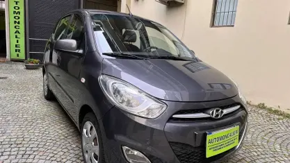 Usata Hyundai i10 69 CV (50 kW) 2014 Grigio scuro metal. Utilitaria