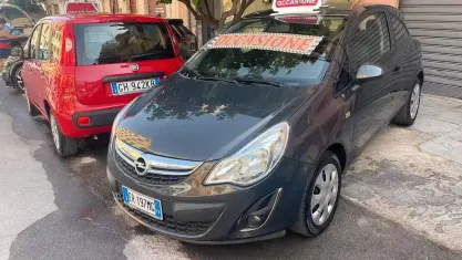 Usata Opel Corsa Edition 65 CV (47 kW) 2013 Grigio Utilitaria