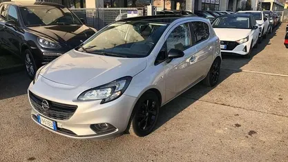 Usata Opel Corsa Innovation 90 CV (66 kW) 2018 Argento Berlina